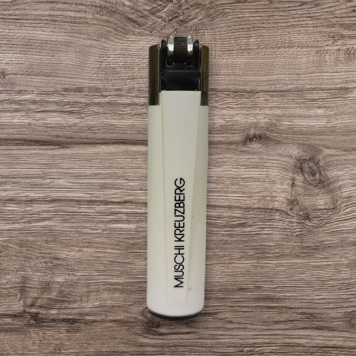 Clipper Large - Muschi Kreuzberg - Red Pin - Sammlerstück